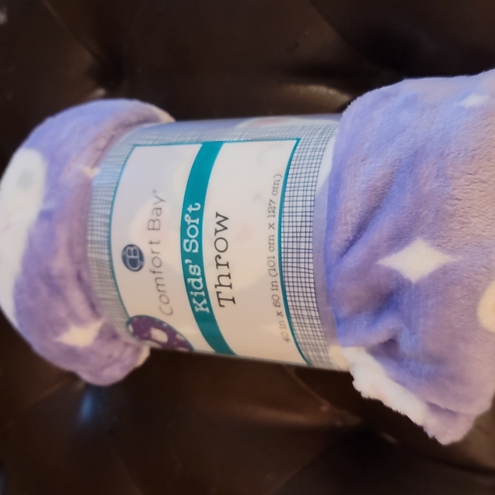 Kids soft throw blanket